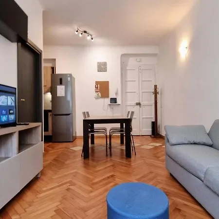 Apartment Black&wood Trieste